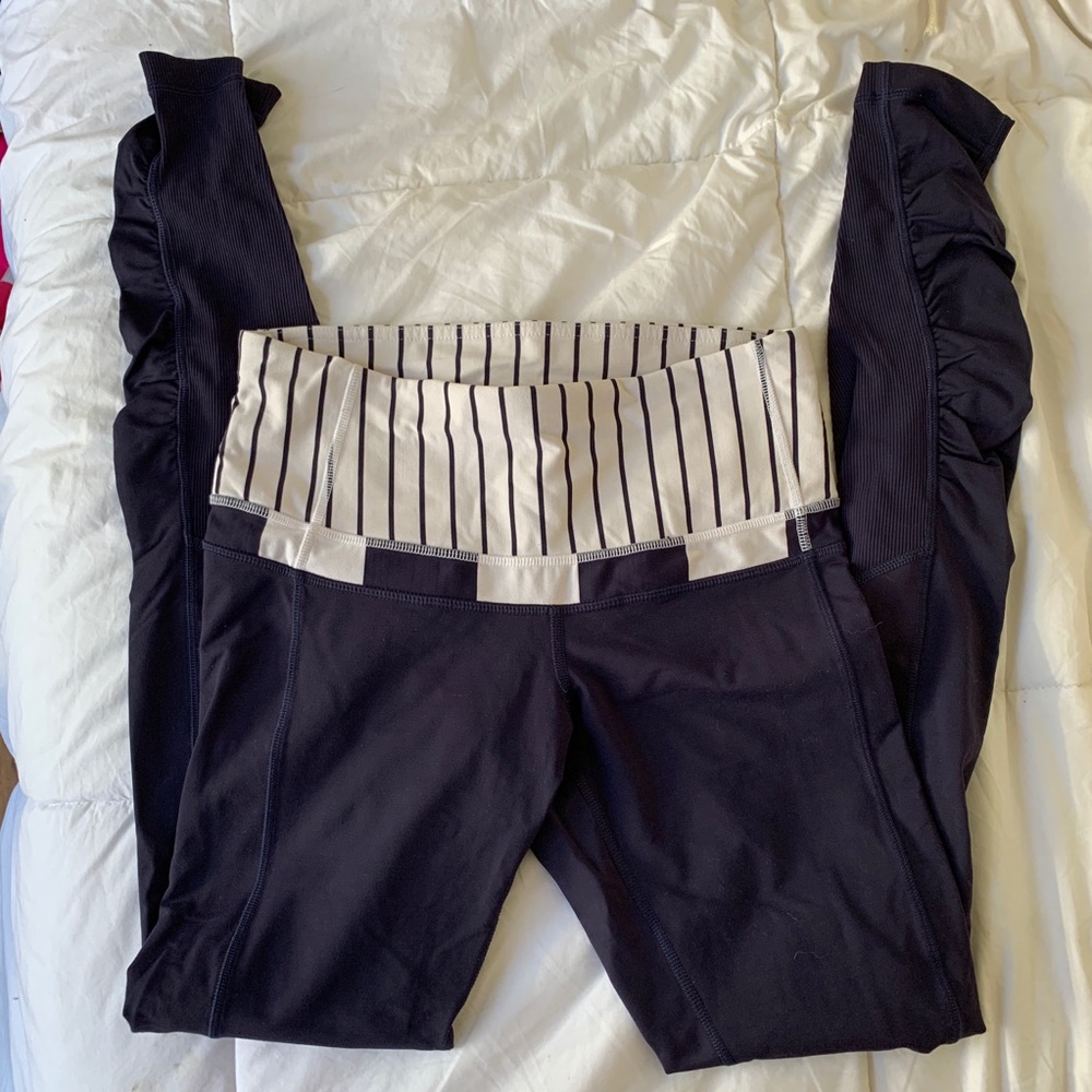 Lululemon leggings with ruched detail